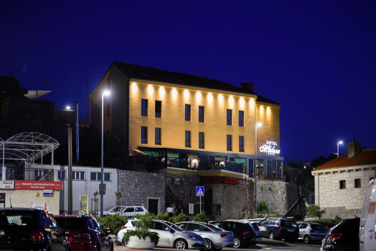 Hotel Meduza Senj  Eksteriør billede